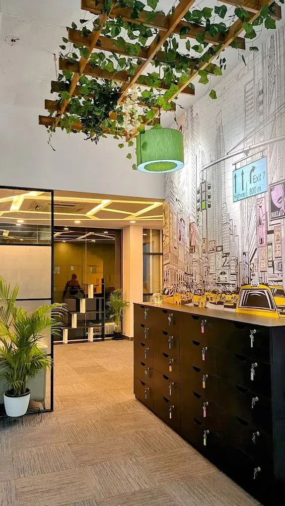 Hustle Space Cowork