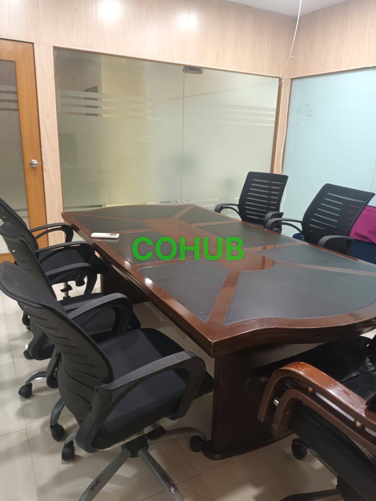 8 Seater Meeting Room