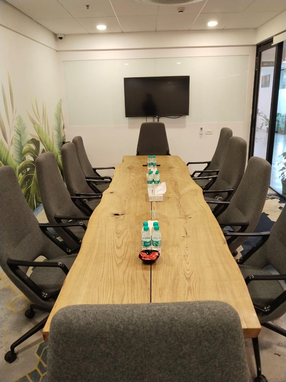 10 Seater Meeting Room