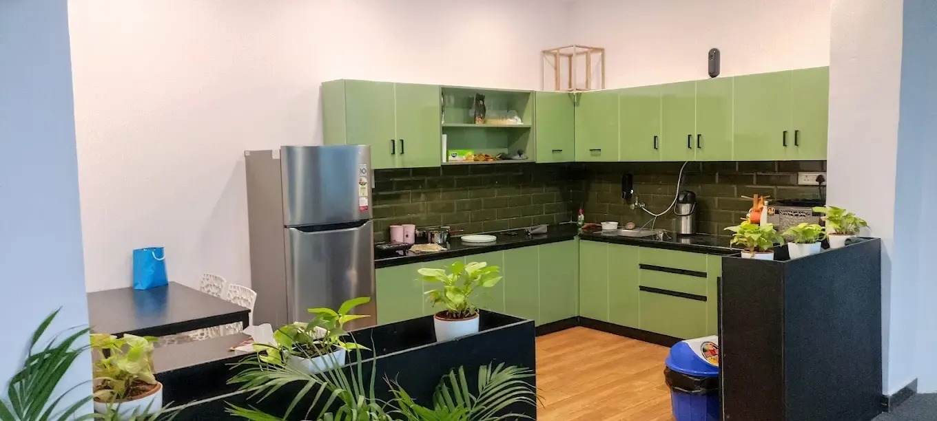 Hustle Space Cowork