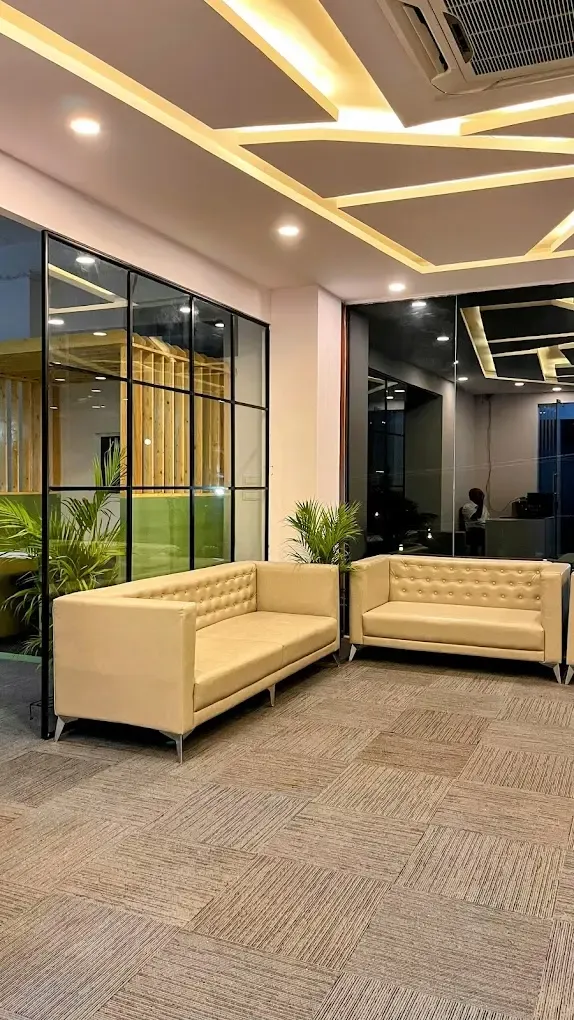 Hustle Space Cowork