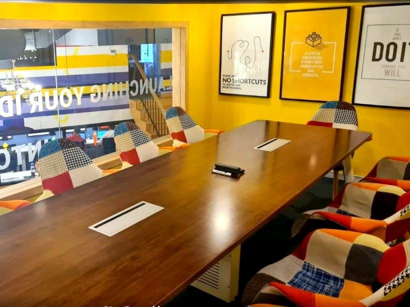 8 Seater Meeting Room