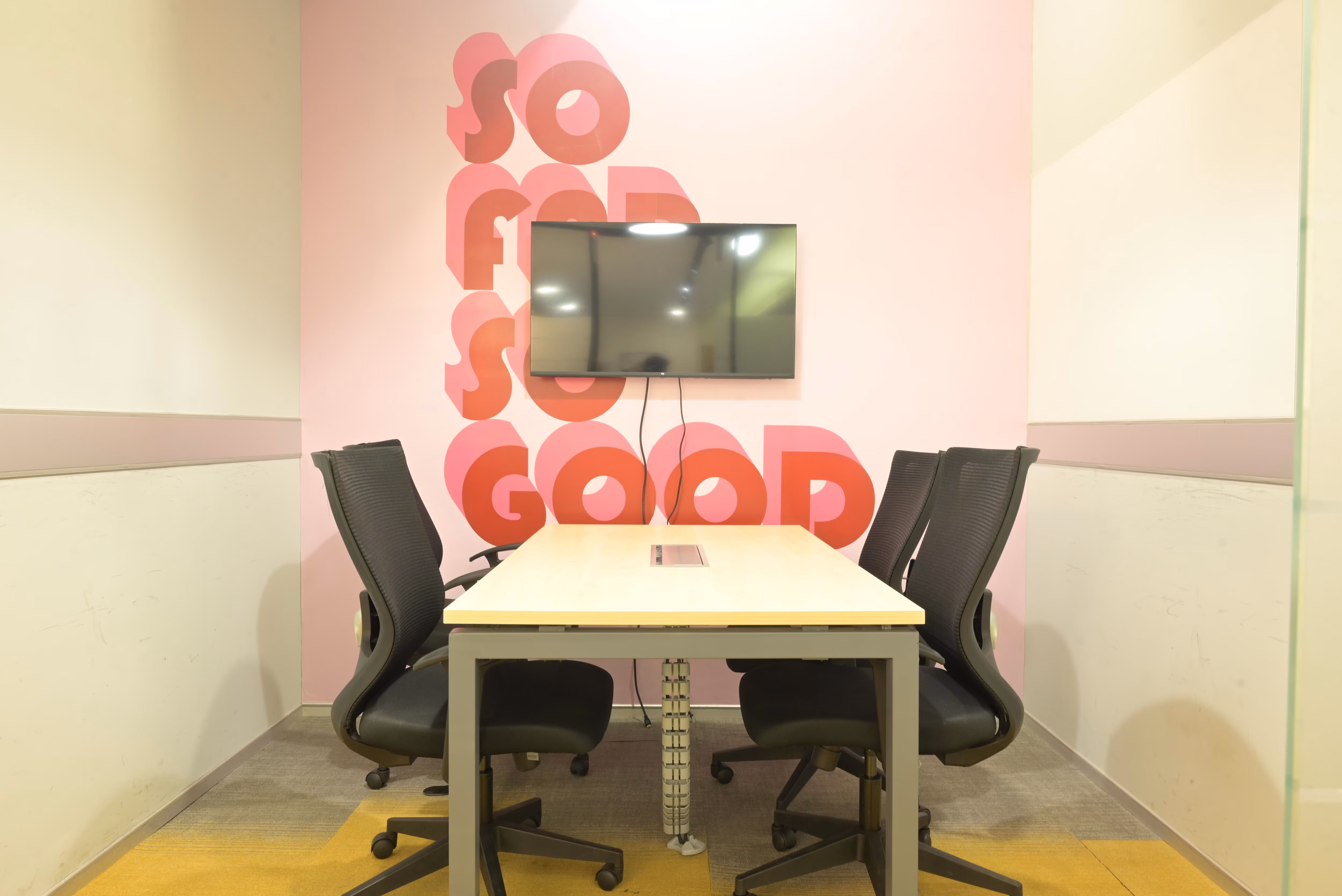 4 Seater Meeting Room