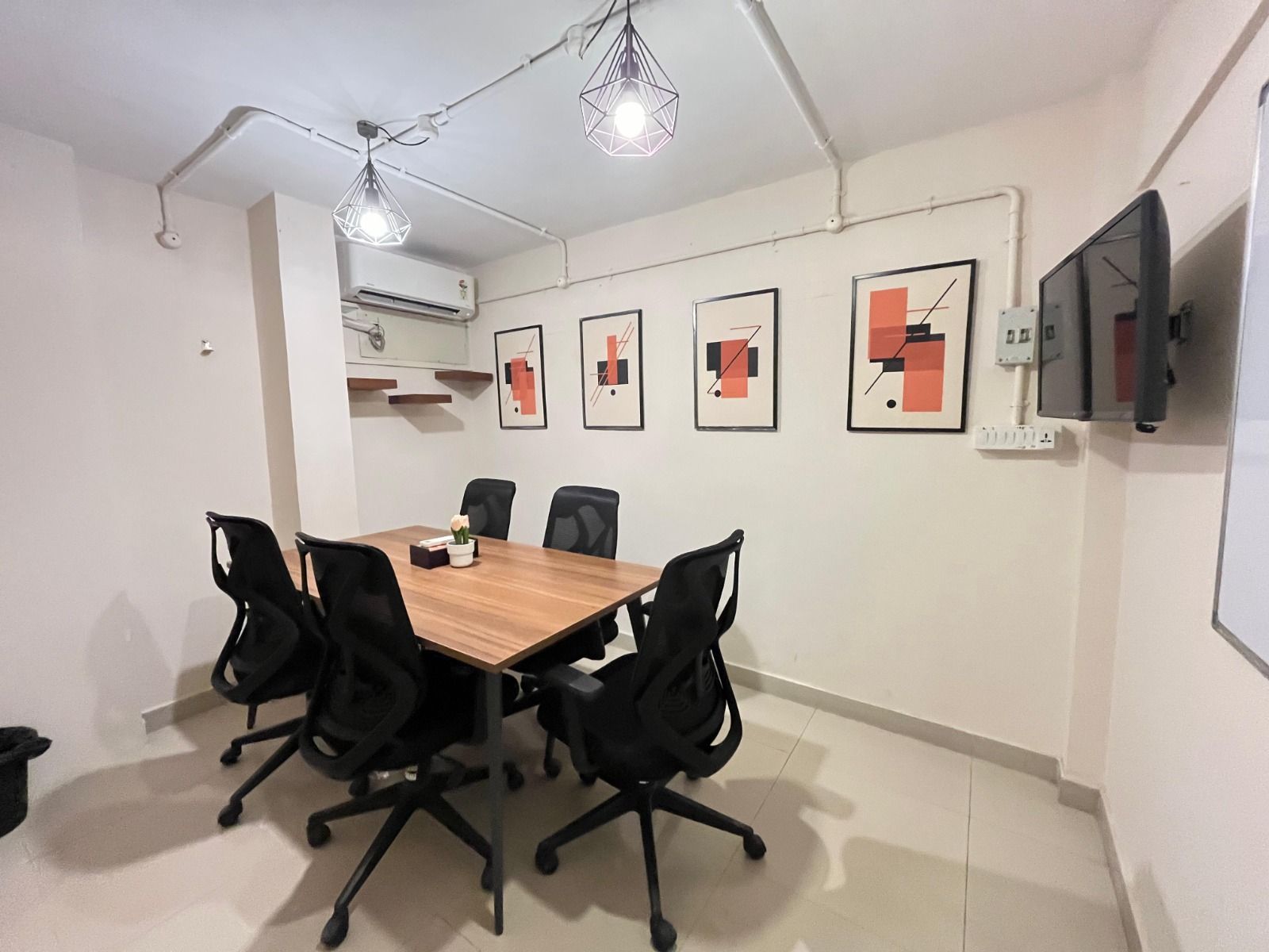 5 Seater Meeting Room