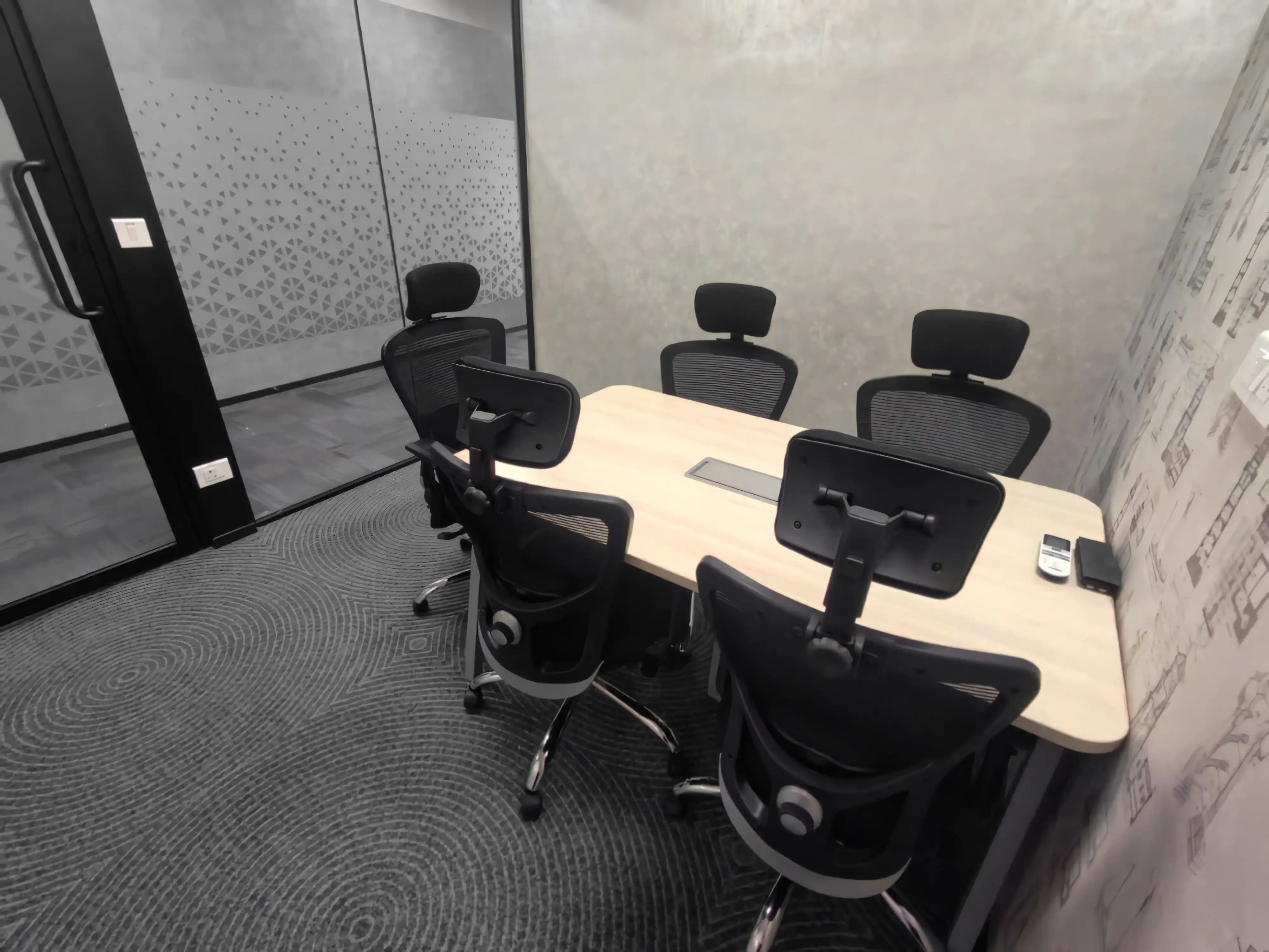 5 Seater Meeting Room