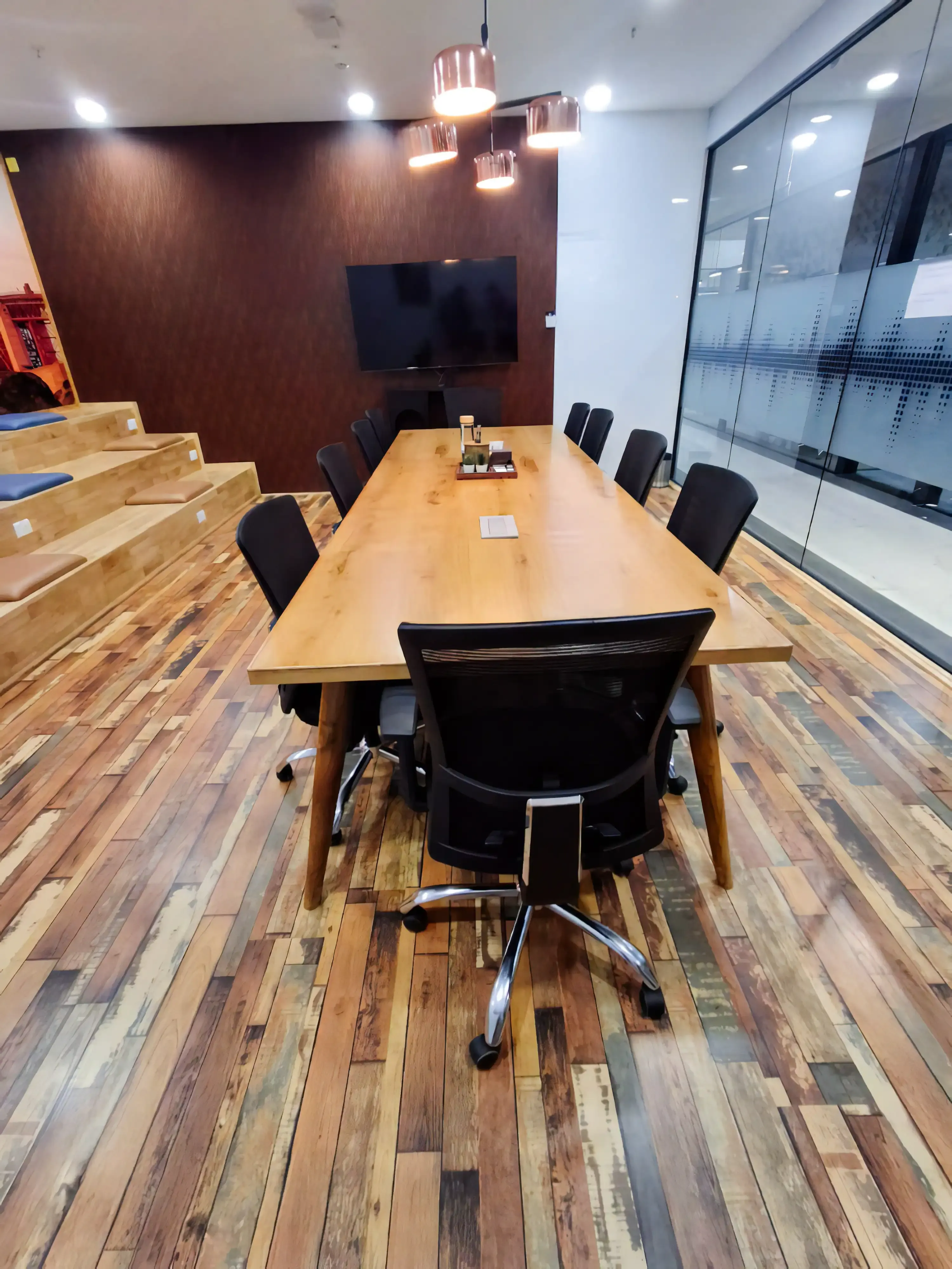 6 Seater Meeting Room