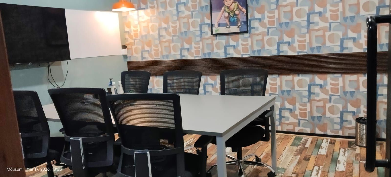 6 Seater Meeting Room