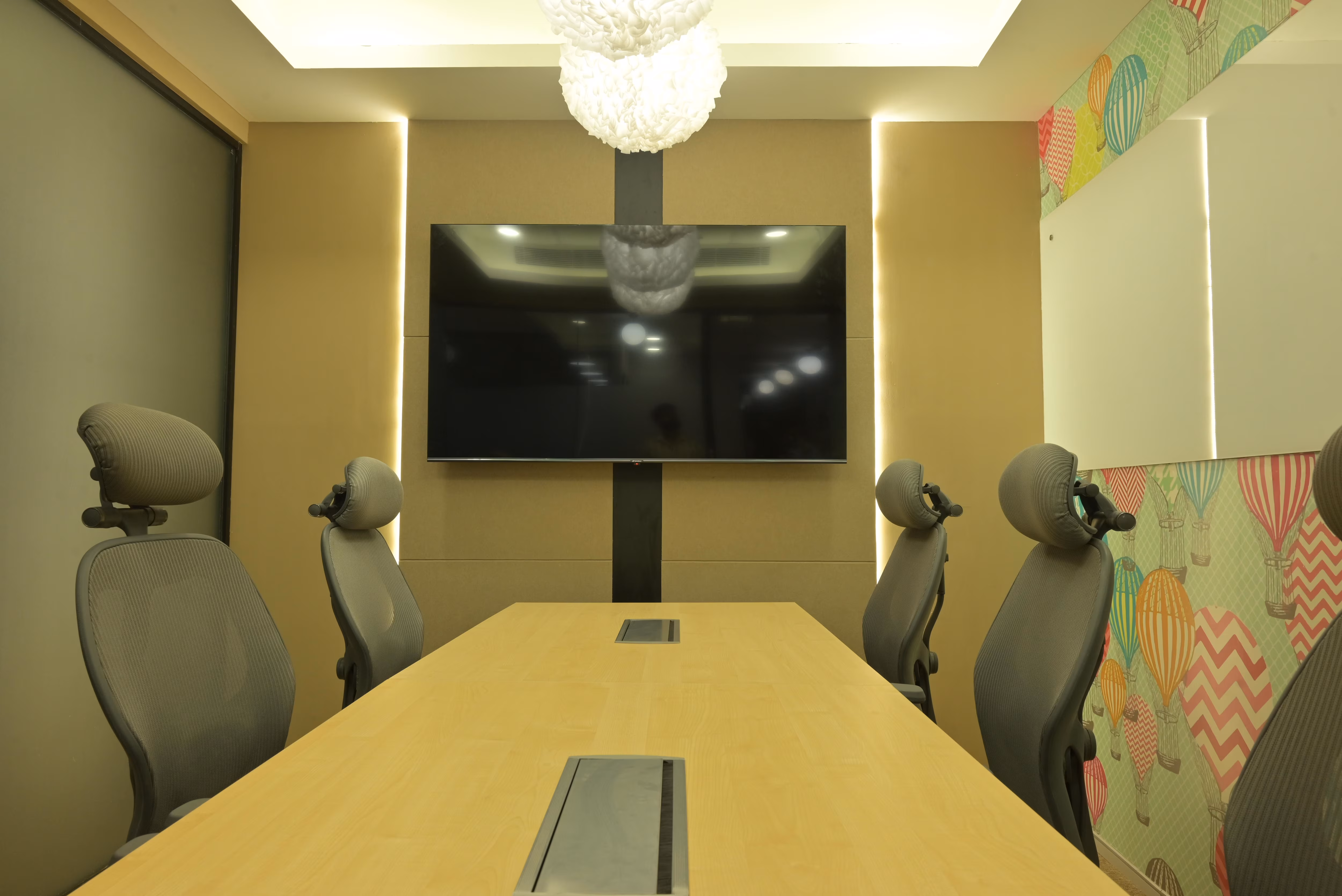 4 Seater Meeting Room