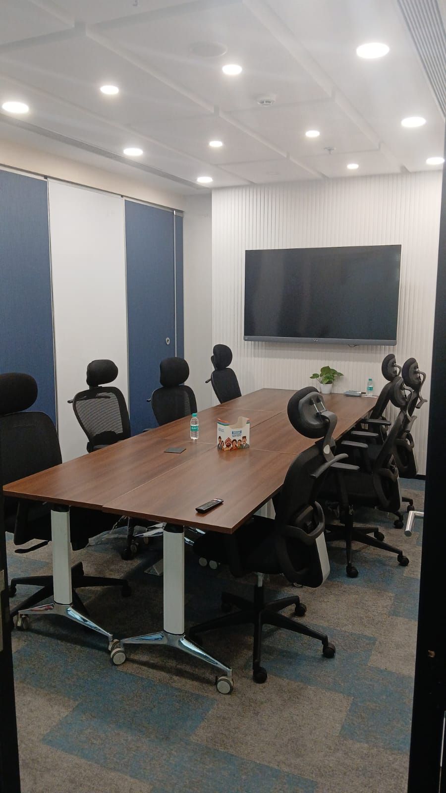 8 Seater Meeting Room