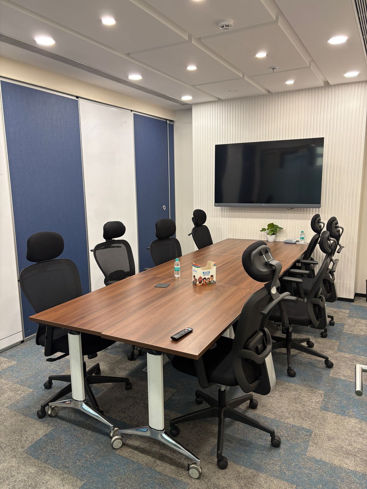 8 Seater Meeting Room