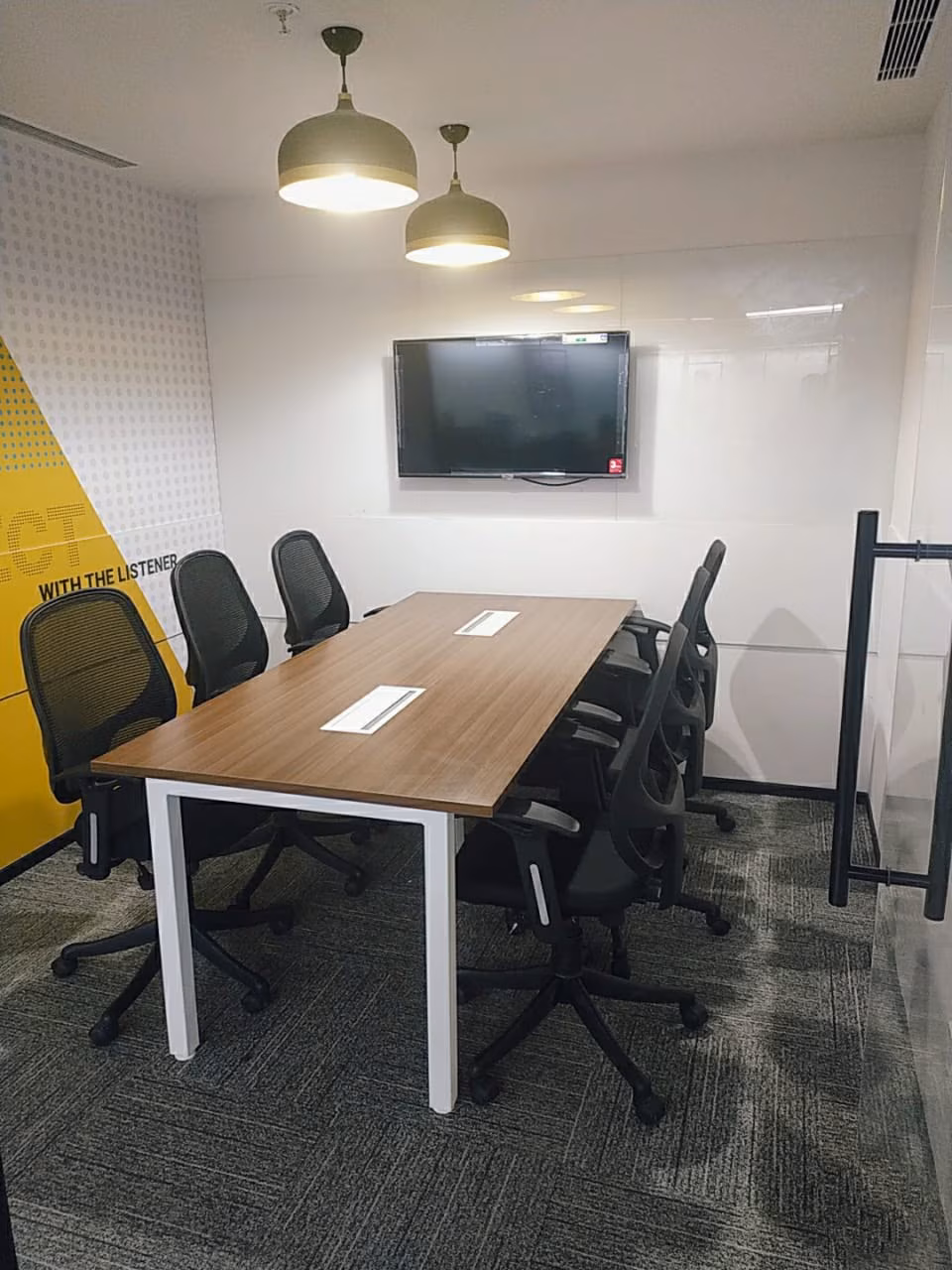 4 Seater Meeting Room