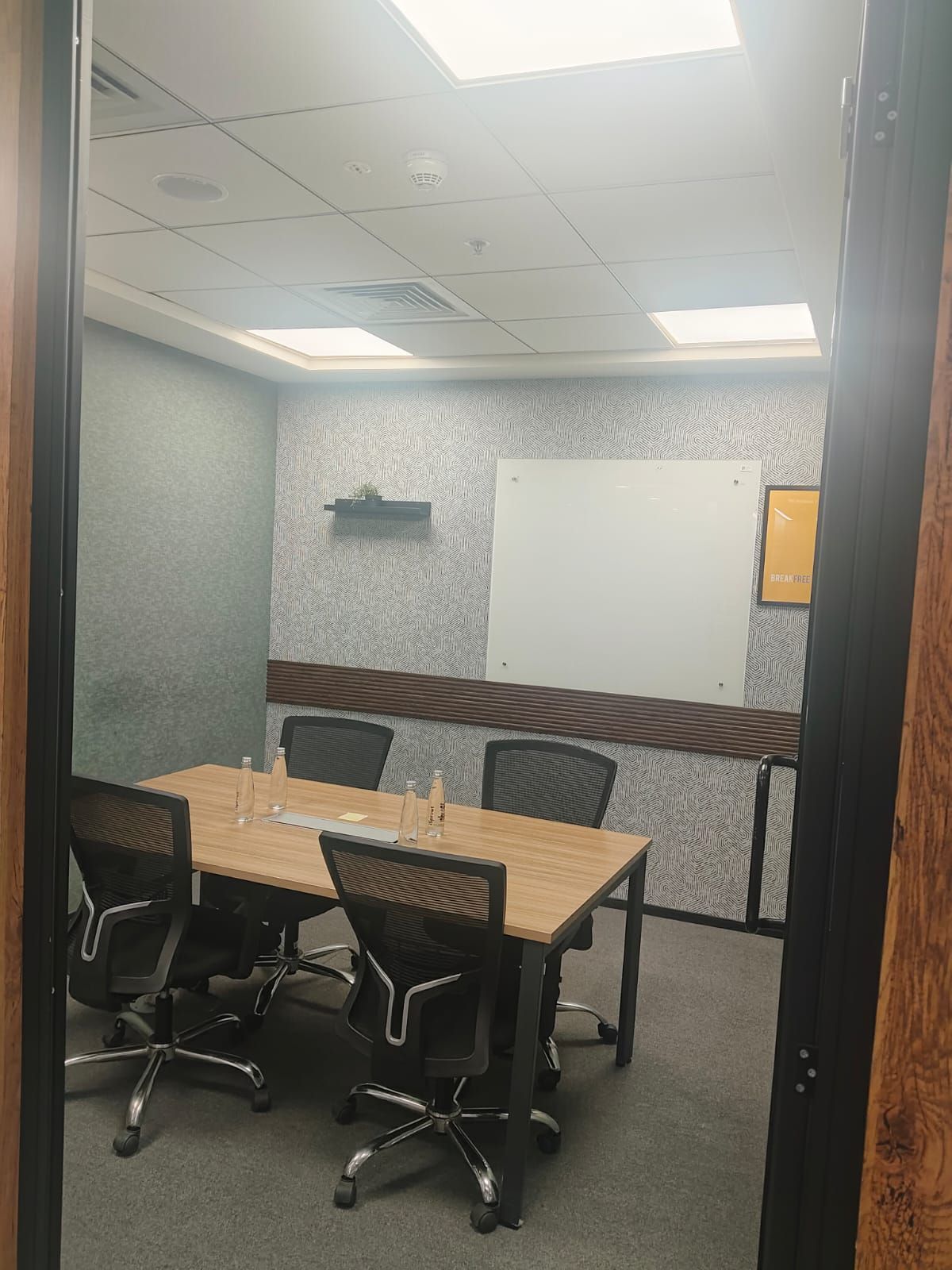 4 Seater Meeting Room