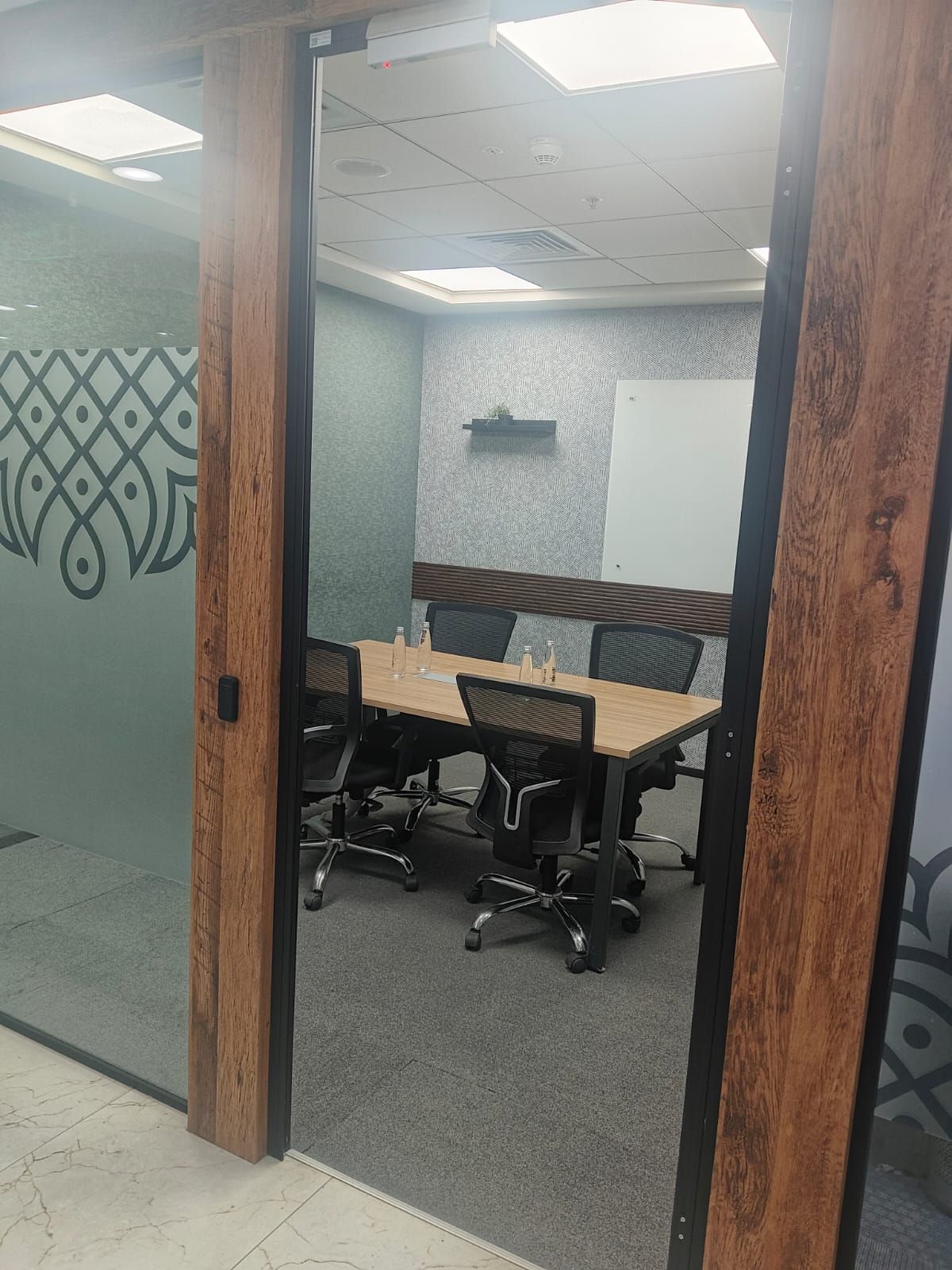 4 Seater Meeting Room