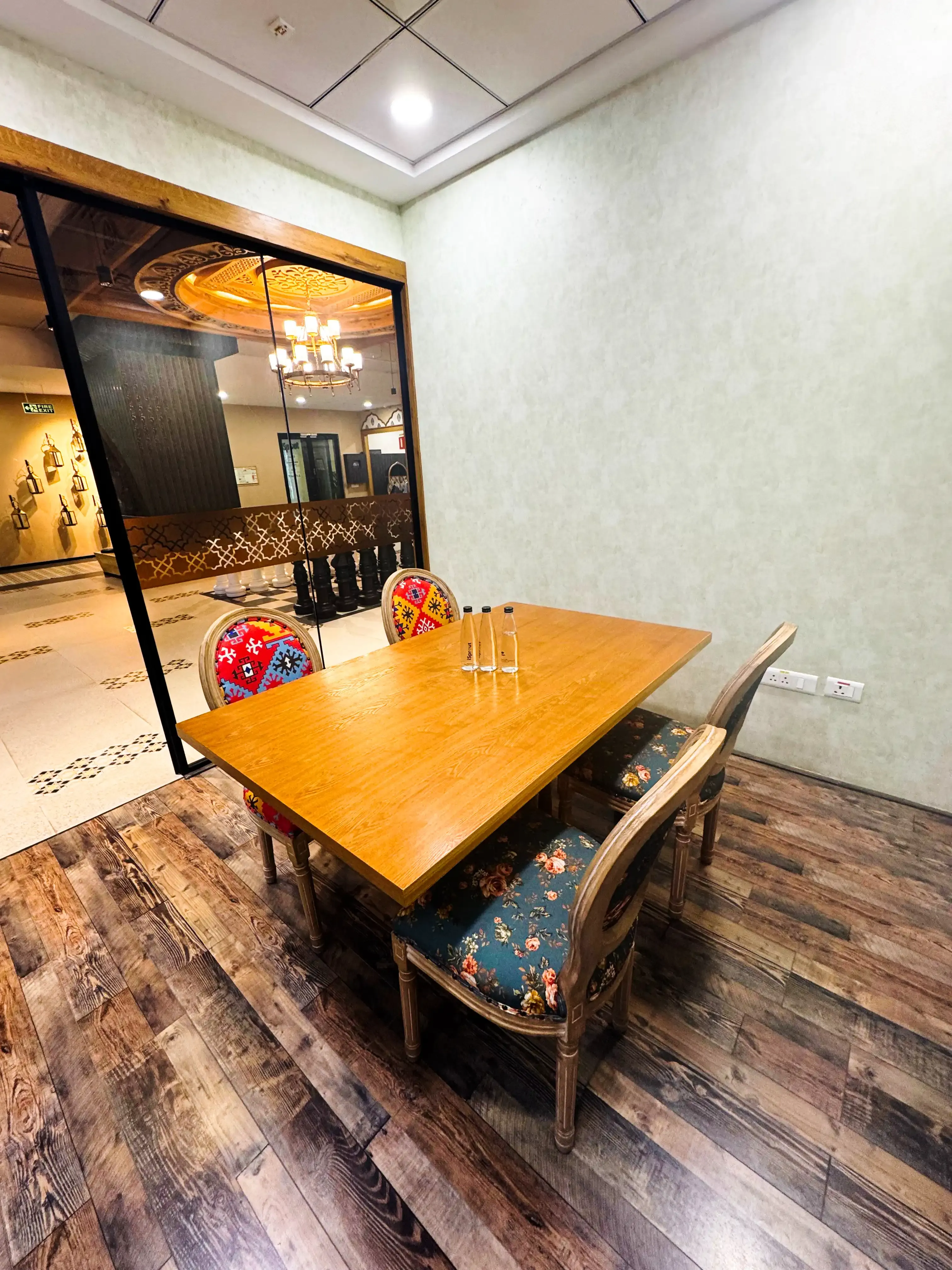 4 Seater Meeting Room