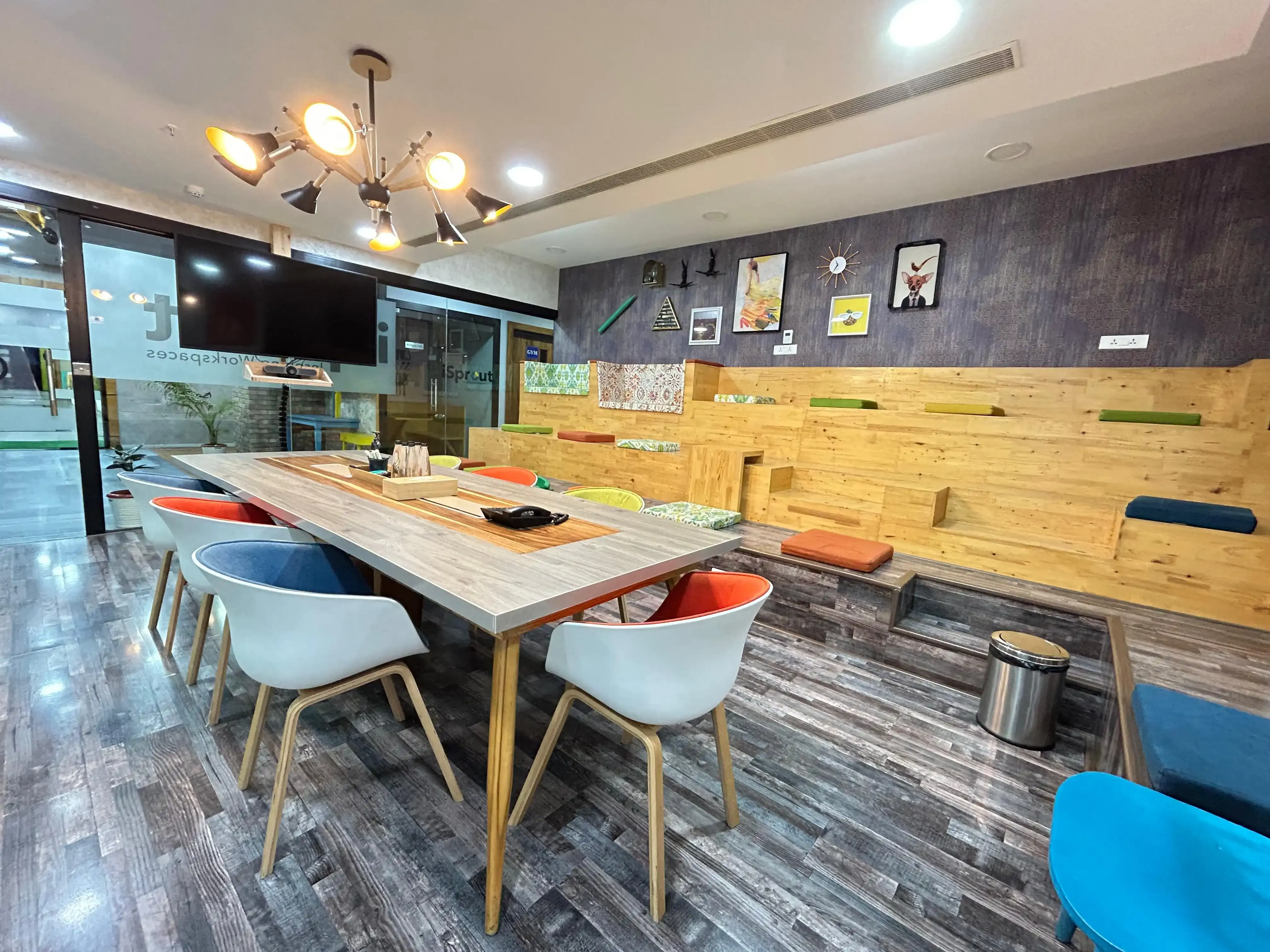 7 Seater Meeting Room