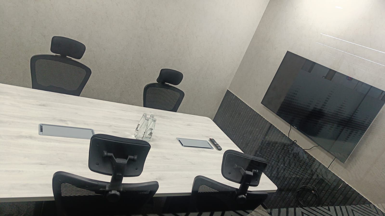 4 Seater Meeting Room