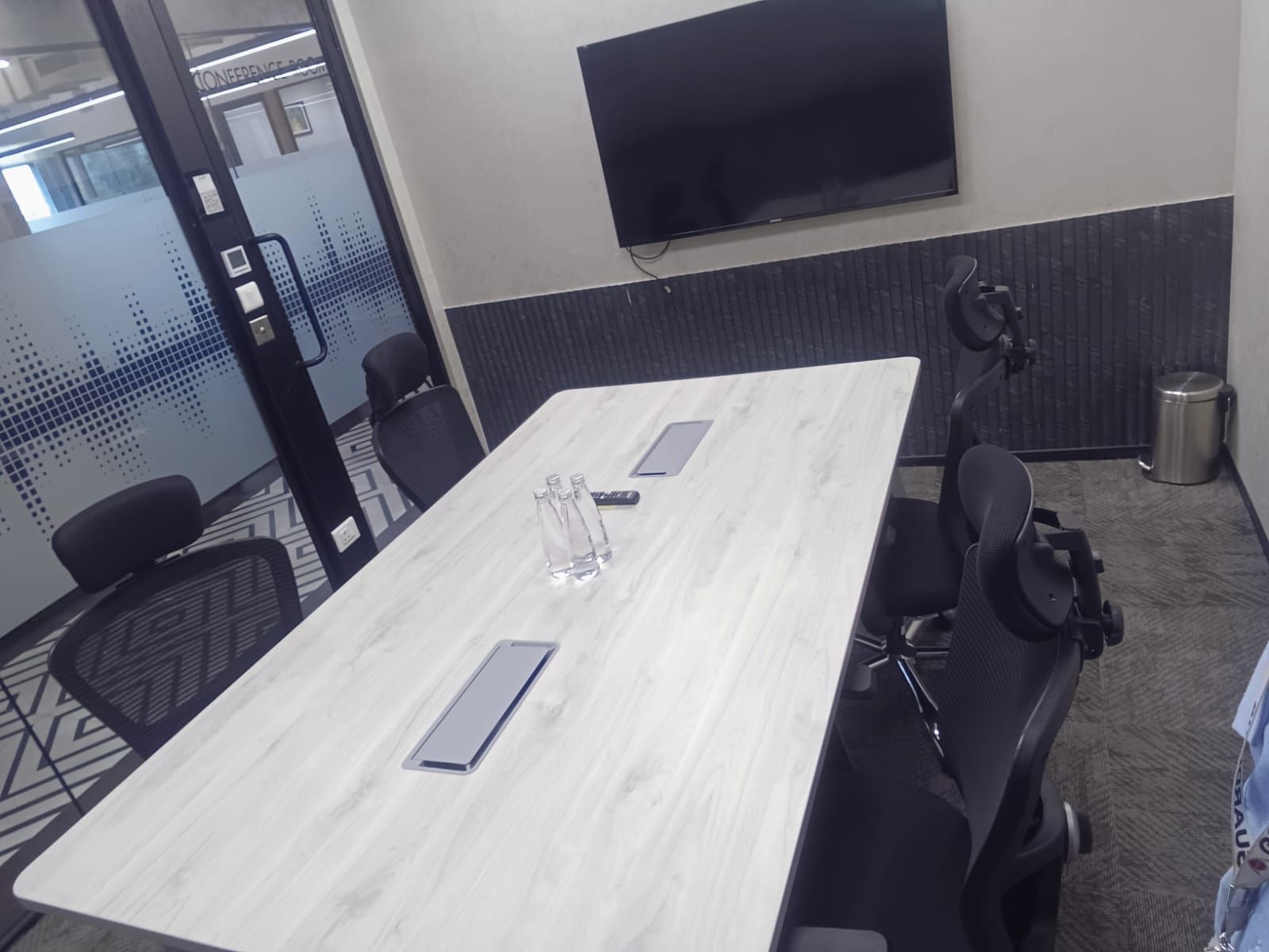 4 Seater Meeting Room
