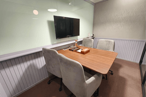 4 Seater Meeting Room