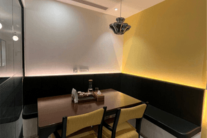 5 Seater Meeting Room