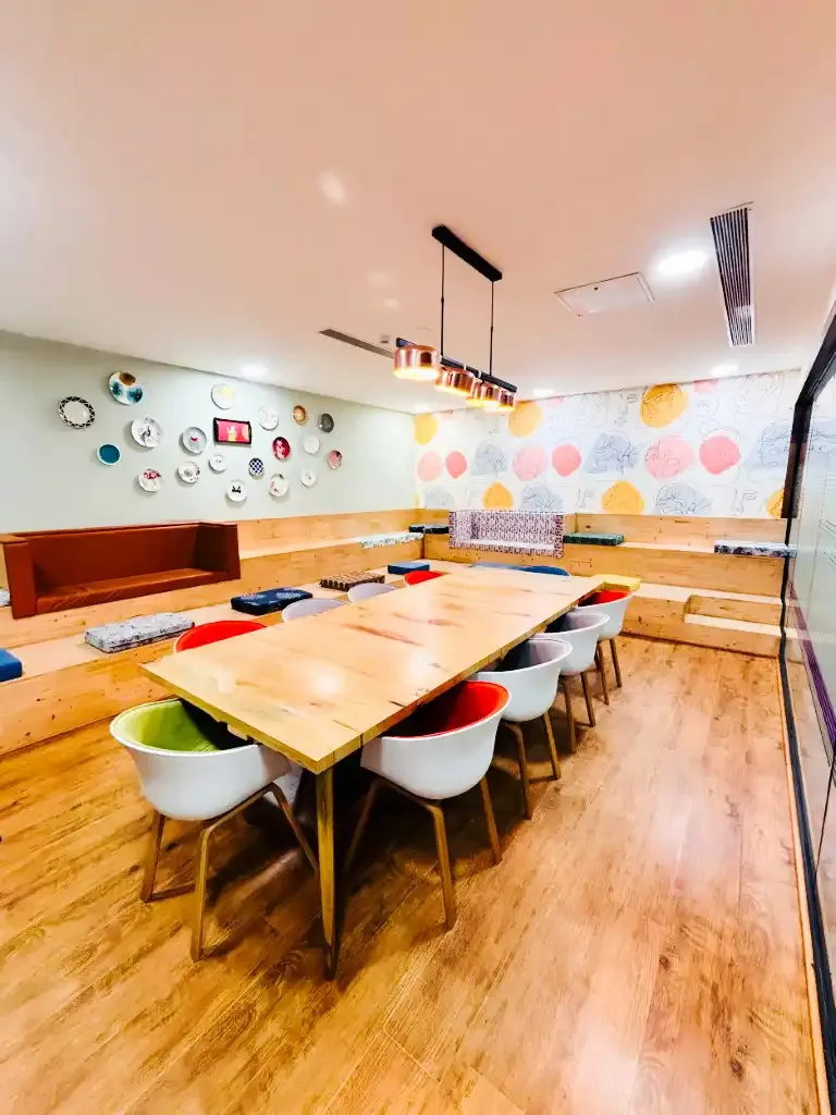 10 Seater Meeting Room