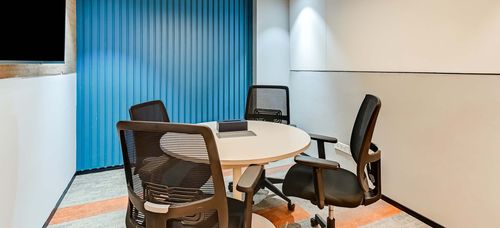 4 Seater Meeting Room