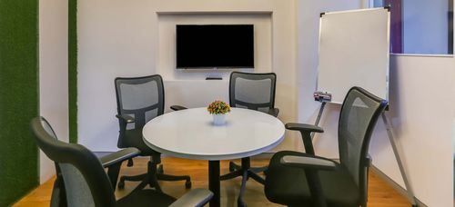 4 Seater Meeting Room