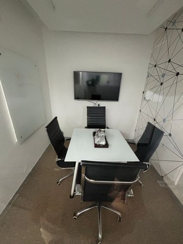 4 Seater Meeting Room