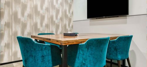 5 Seater Meeting Room