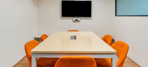 6 Seater Meeting Room