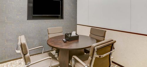 4 Seater Meeting Room