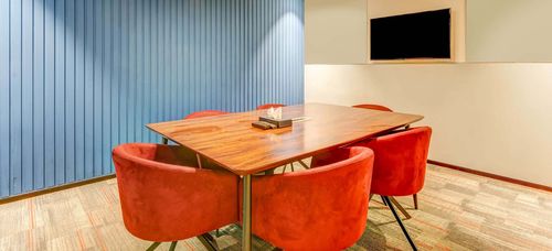 6 Seater Meeting Room