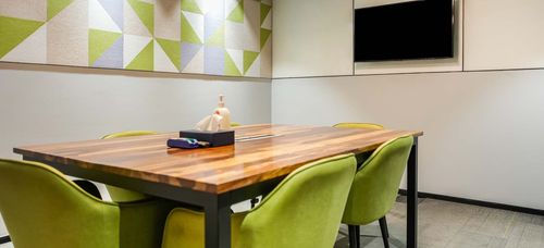 6 Seater Meeting Room