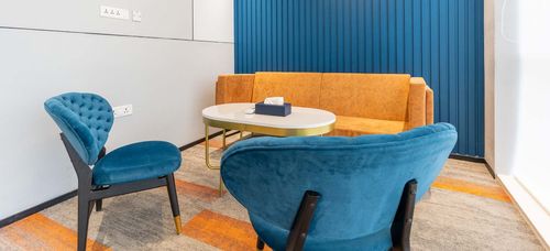 4 Seater Discussion Room