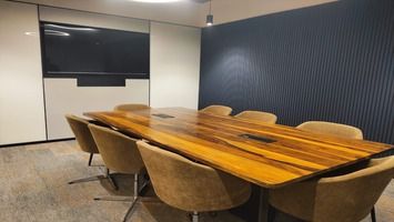 8 Seater Meeting Room