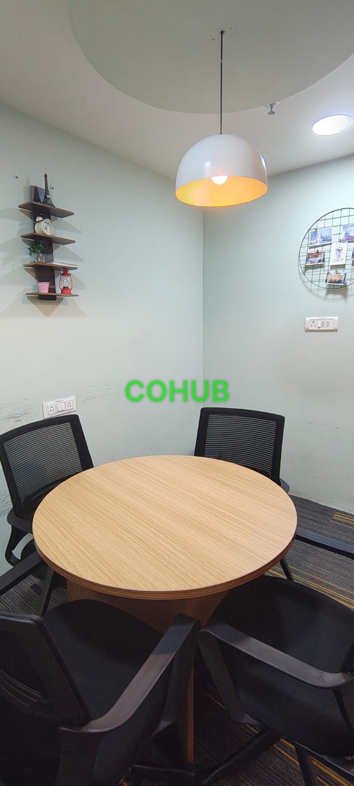 4 Seater Meeting Room
