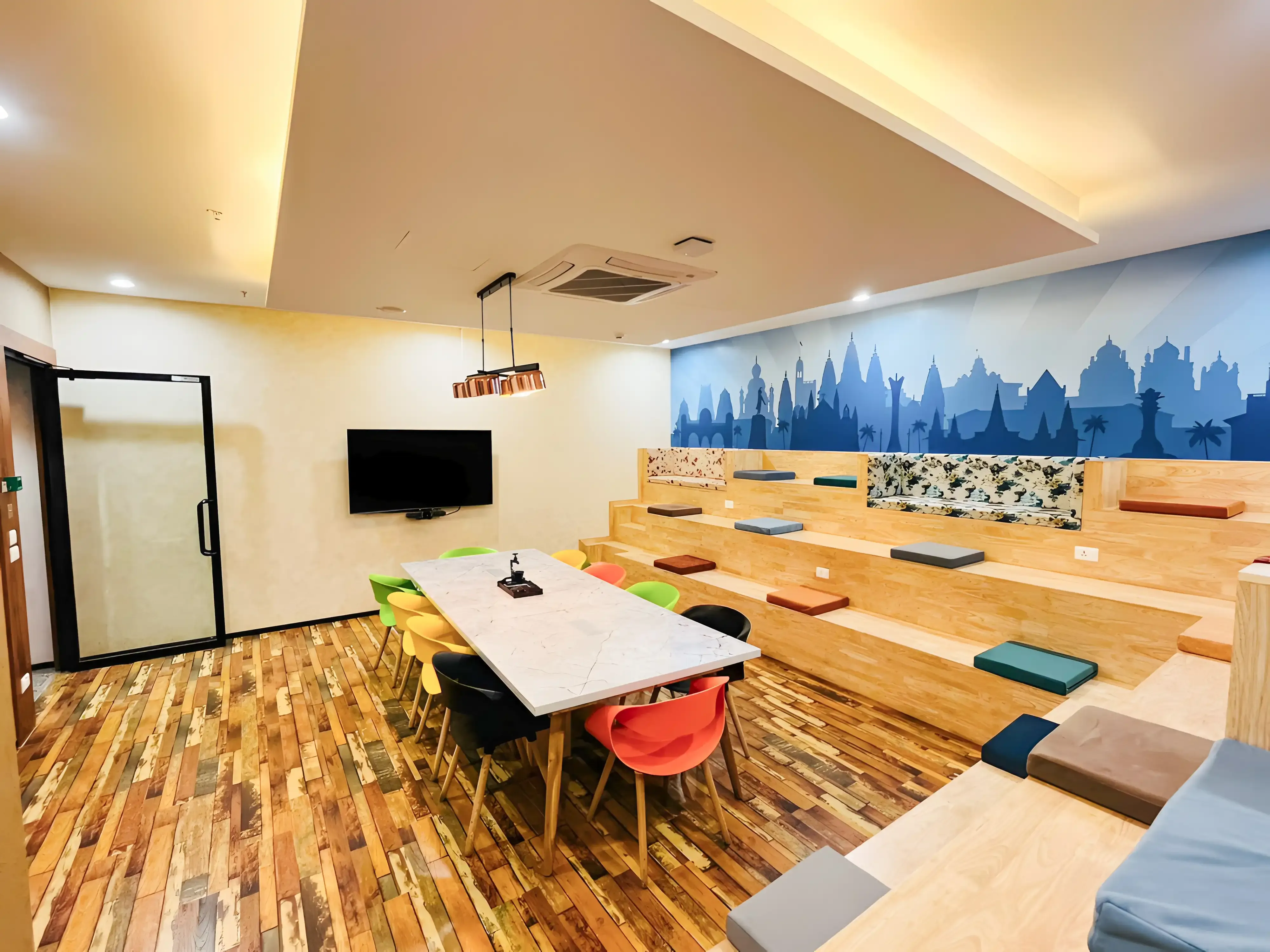 10 Seater Meeting Room